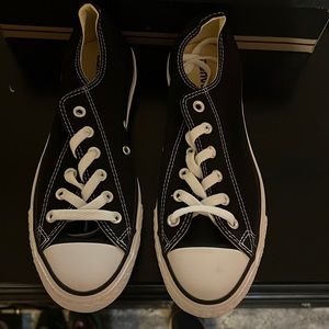 Brand new pair of converse all star’s, never worn!